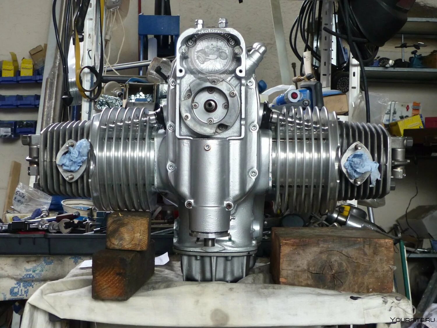 Урал k750 двигатель. Мотоциклы урал форсированный. Двигатель урал м67. Мотоцикл урал с днепровским баком. Форсированные уралы.