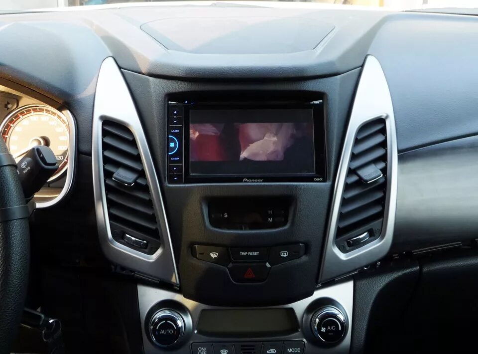 Магнитола ssangyong actyon new. Магнитола для ссангйонг актион нью 2013.
