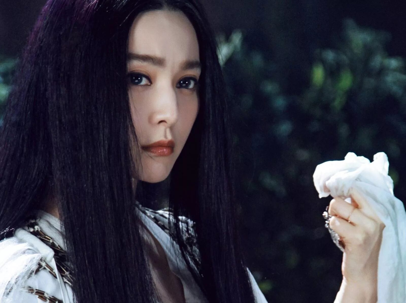Корейский хорошая ведьма. Фань Бинбин лунное королевство. Белокурая невеста из лунного королевства 2014.