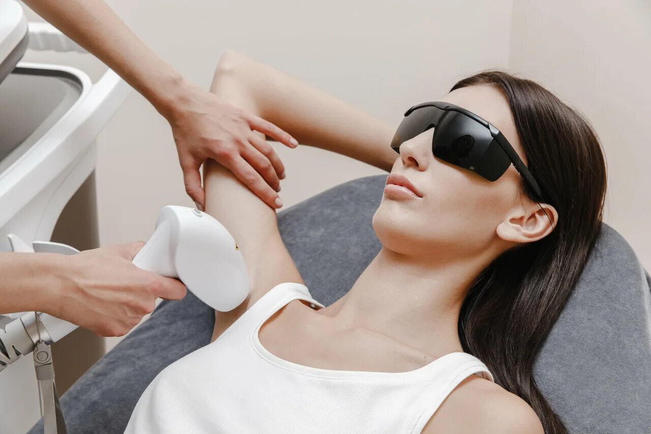 Ipl фотоомоложение. аппарат кандела. лазерная косметология (диодный лазер mediostar next германия). лазерная эпиляция кожи. гладкие ноги.