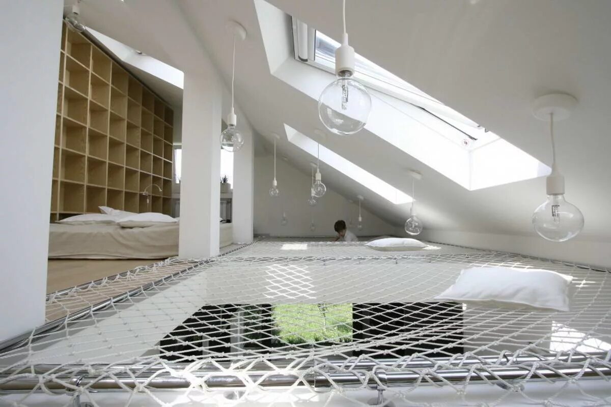 Сетка гамак в интерьере. Дом сеток. Дом сеток. Сетка сварная оцинкованная 6х6х0. Сетка на доме.