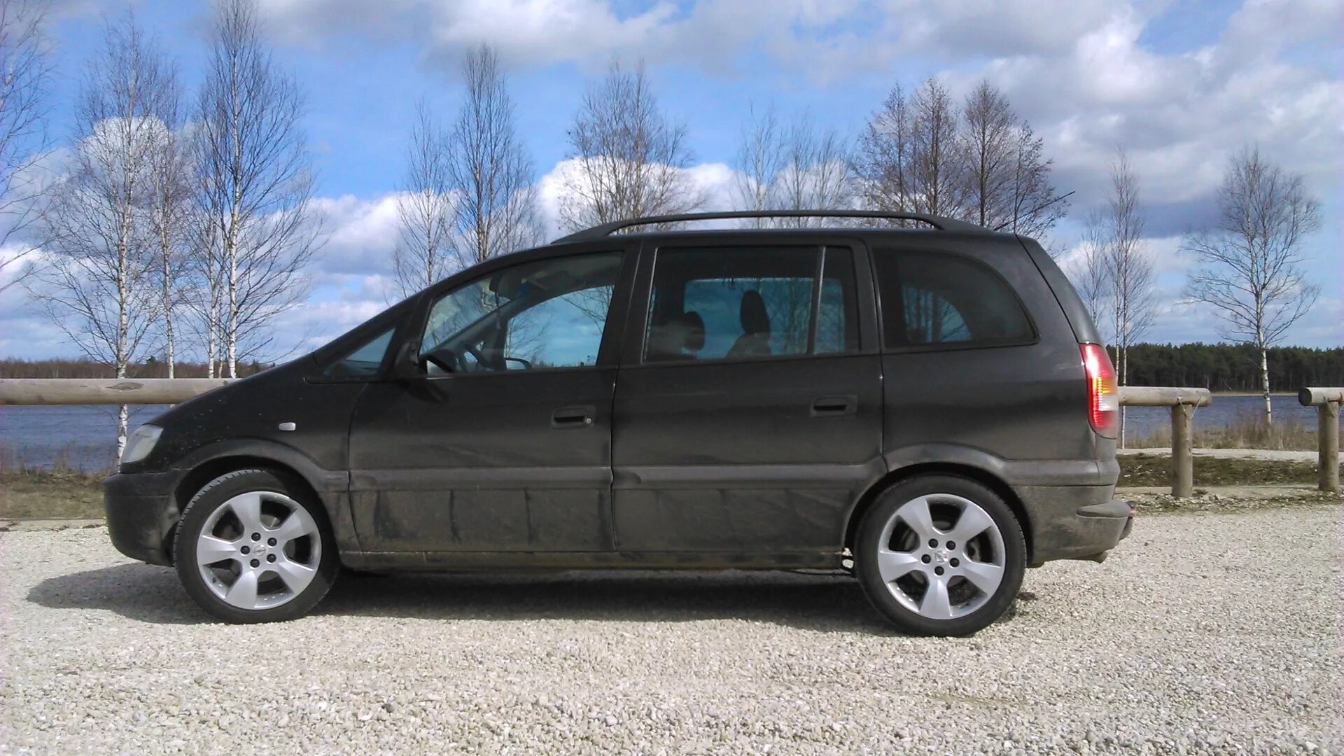 Opel zafira диски. Опель Зафира а r17. Опел Зафира а на 16 колёсах. Опель Зафира 2004. Опель Зафира ОПС 2004.