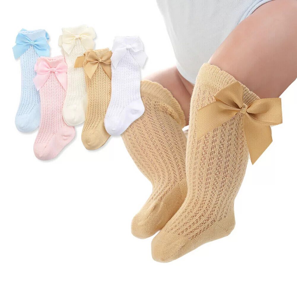 Носочки для новорожденных 0 3. Носочки детские. Носки для малышей. Гольфы для новорожденных. Носочки для новорожденного.