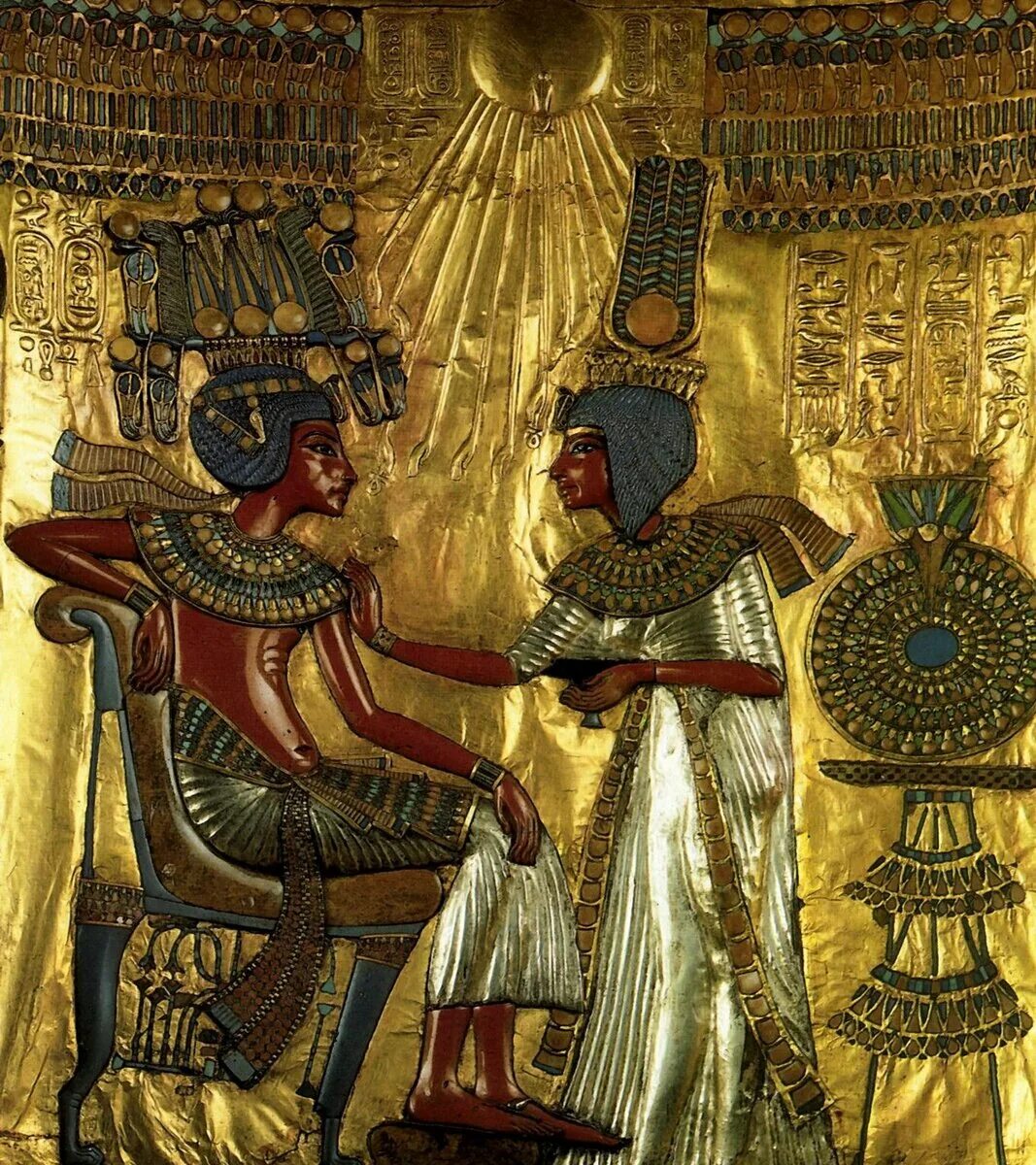 Трон фараона тутанхамона. Древний Египет трон Тутанхамона. Тутанхамон и Анхесенамон. Золотой трон Тутанхамона. Фрагмент спинки трона Тутанхамона.