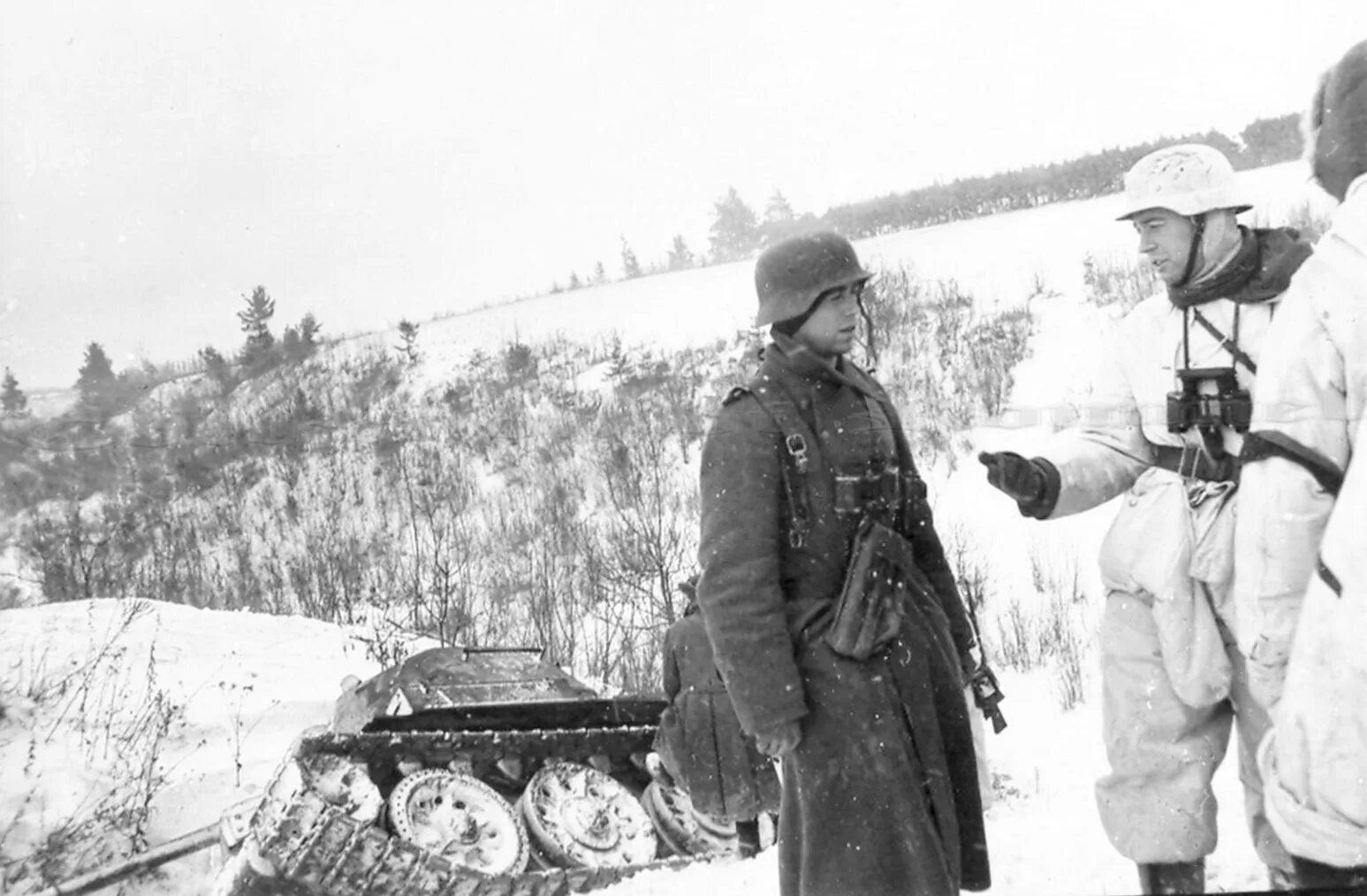 Танки вермахта Демянск зима 1942. Солдаты вермахта под Москвой 1941г.. Солдаты вермахта под Москвой 1942 зима. Солдаты вермахта Восточный фронт 41 год.