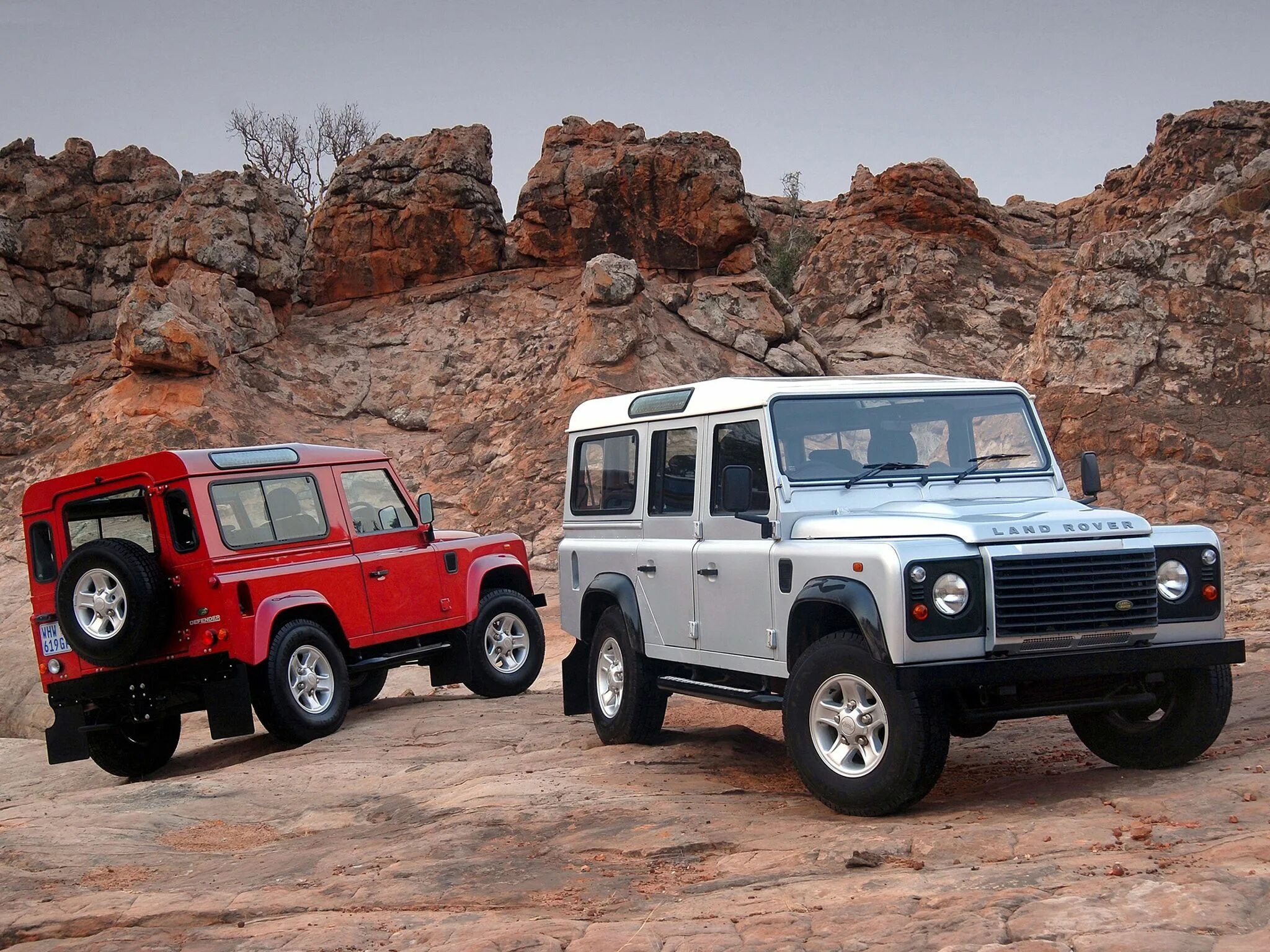 Авто defender. Джип ленд Ровер Дефендер. Ленд Ровер Дефендер 4. Внедорожник ленд Ровер Дефендер 90. Ленд Ровер Дефендер 110.