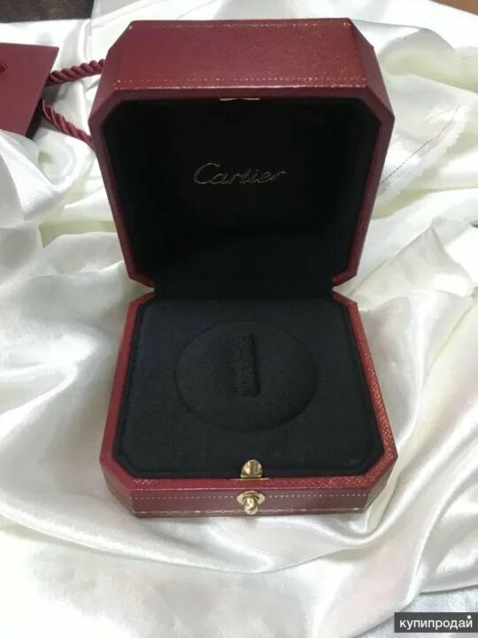 Cartier коробка. Пакет картье. Оригинальная коробка картье. Картье cartier шкатулка. Коробочка картье.