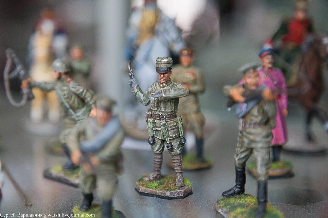 У миши несколько солдатиков. Солдатики восставшие крестьяне. Задача про солдатиков и машинки. Плоские солдатики. Солдатики zod технолог.