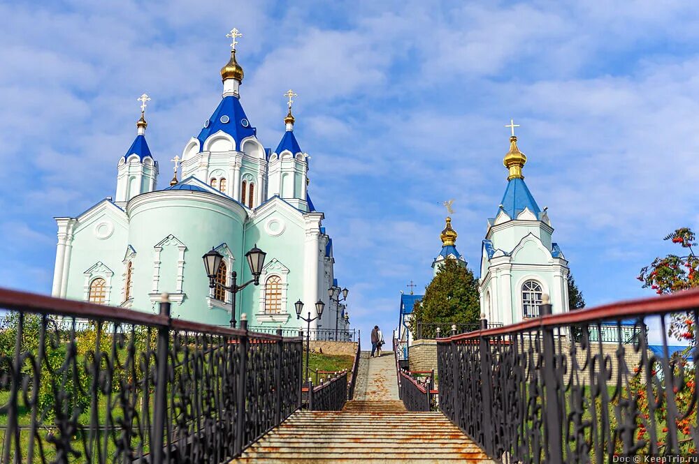 Курск Коренная пустынь монастырь. Монастырь в Курске в коренной пустыни. Монастырь в коренной пустыни Курская область. Храм Коренная пустынь в Курской области. Монастырь курской коренной