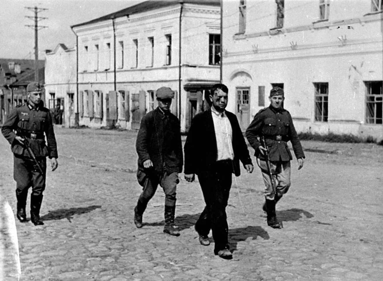 Борисов во время войны. Киев в оккупации 1941-1943 года. Оккупация Киева немцами в 1941. Фашисты в Киеве в 1941.
