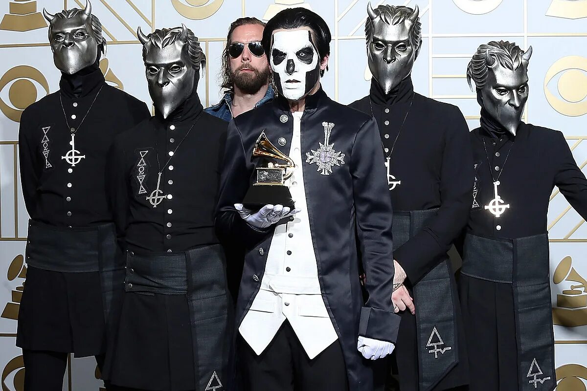 Ghost e. Группа ghost. ghost 2025 группа. the band ghost группа. группа ghost без масок 2025.