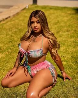 Desssyyy @dessssyyy: Desy Does It - Photo Mark 