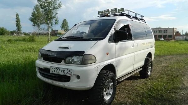 Мицубиси делика булка 1994. Mitsubishi delica булка. Mitsubishi delica l400. Mitsubishi delica d:2. Митсубиси делика 2.