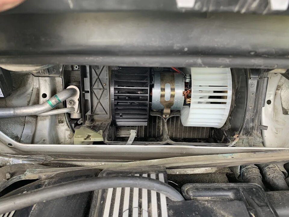 Замена моторчика печки на e83 - BMW X3 (E83), 3 л, 2004 года своими руками DRIVE