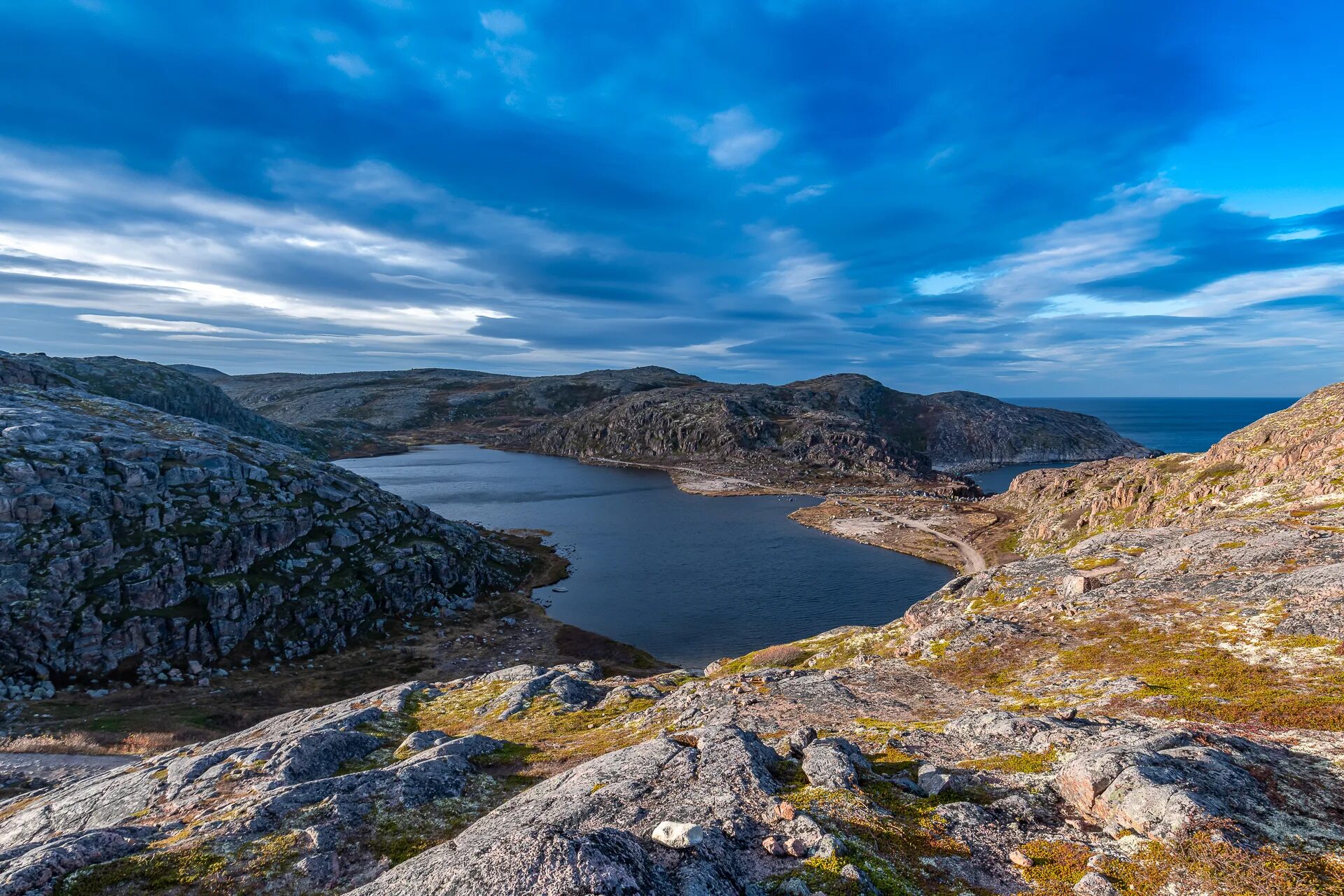 Фьорды баренцева моря. Баренцево море факты. Норвежское и баренцево моря. Баренцево море зеленецкая. Баренцево море в сентябре.