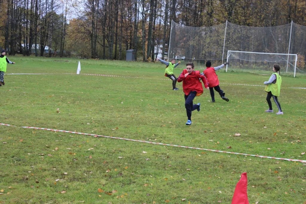 русская игра лапта. команды в лапте. лапта игра. лапта александр александрович. русская лапта.