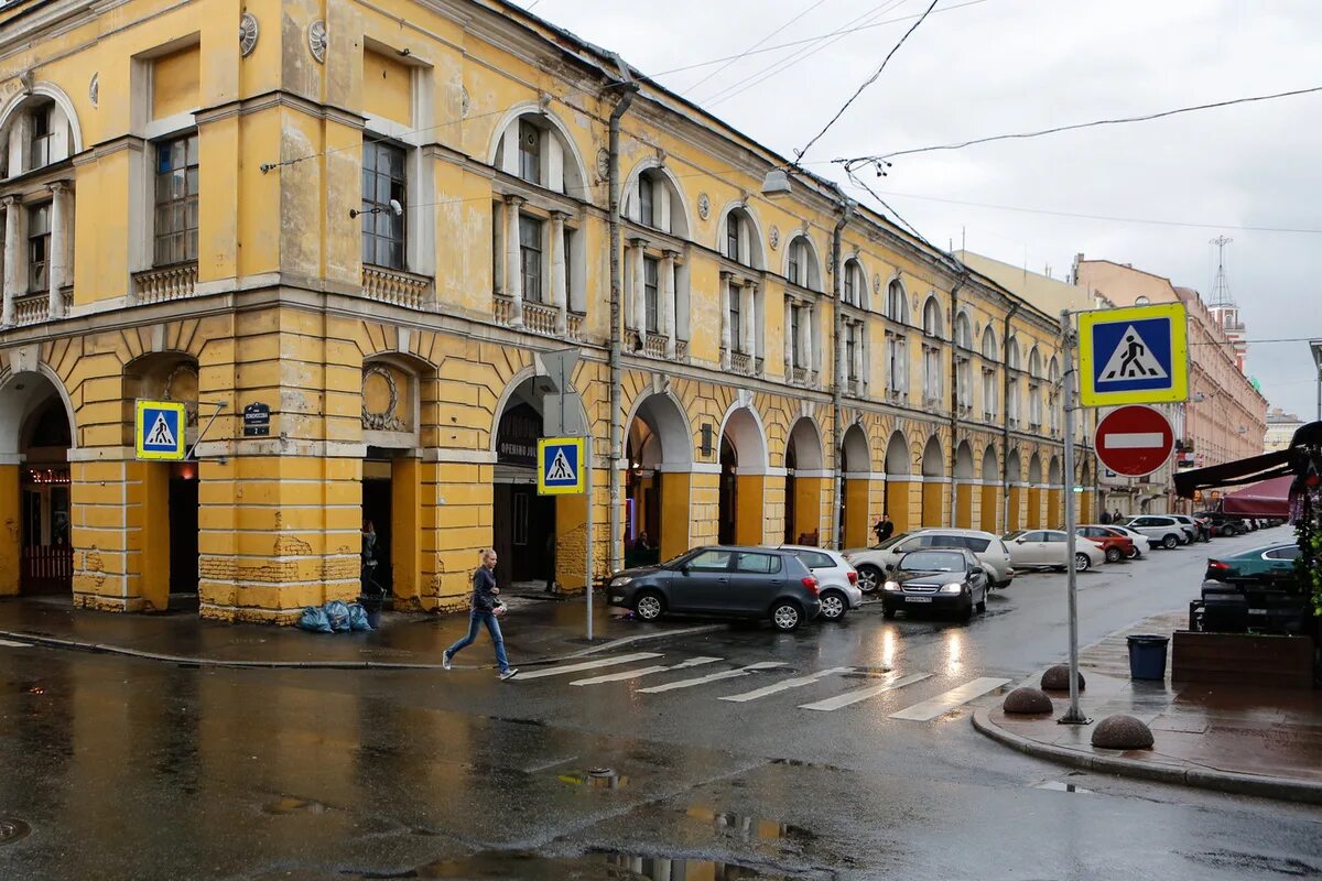 Думская фото. Думская улица Санкт-Петербург. Думская улица Питер. Думская улица Санкт-Петербург треш. Думская улица Санкт-Петербург ночью.