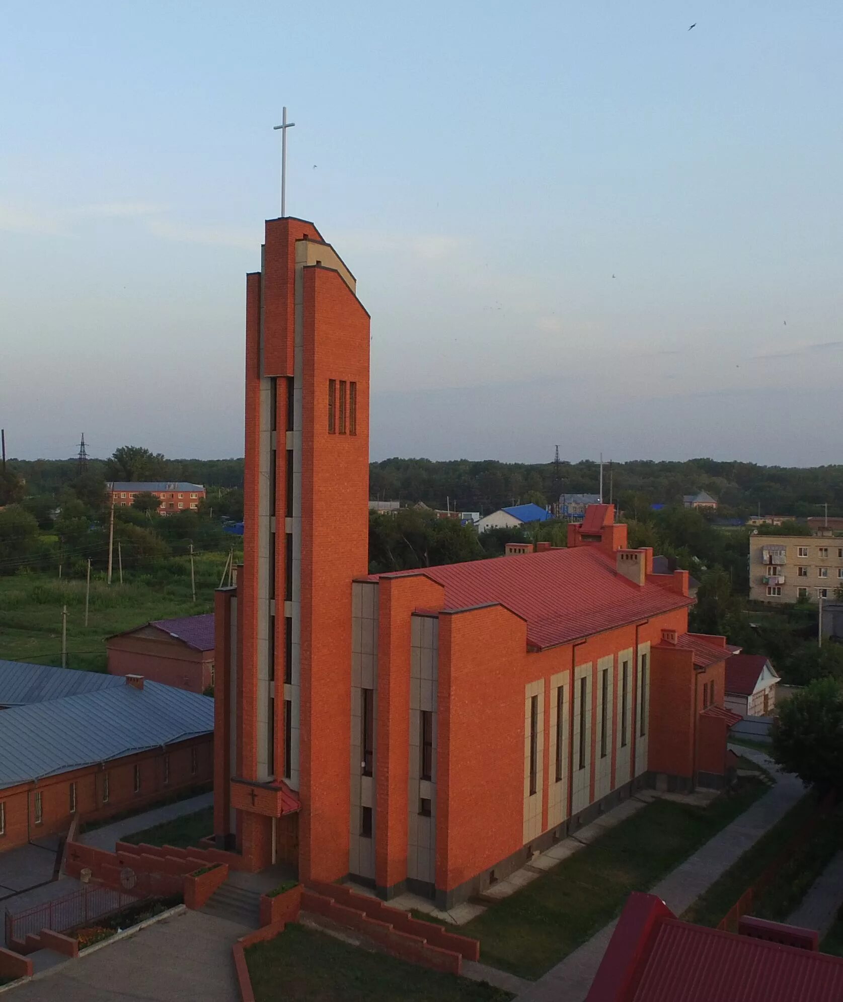 Церковь царя иисуса. Проповедь зотова из церковь царя иисуса город пермь за 10 апреля 22 года. Католический собор в ливерпуле. Храм христа кочетова 24. Ливерпульский католический собор церковь христа-царя.