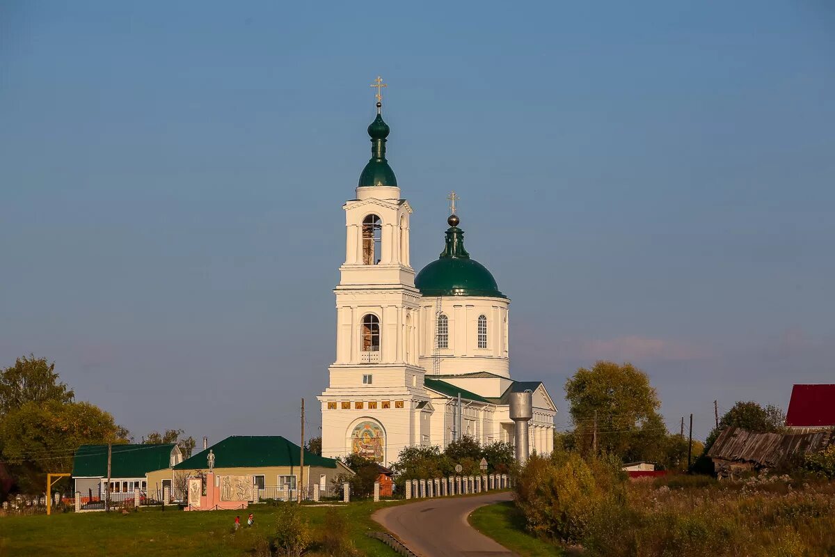 Церковь успения божией матери арзамасский район. Село суворово дивеевского района. Село суворово дивеевского района нижегородской. Село пузо. Село пузо.