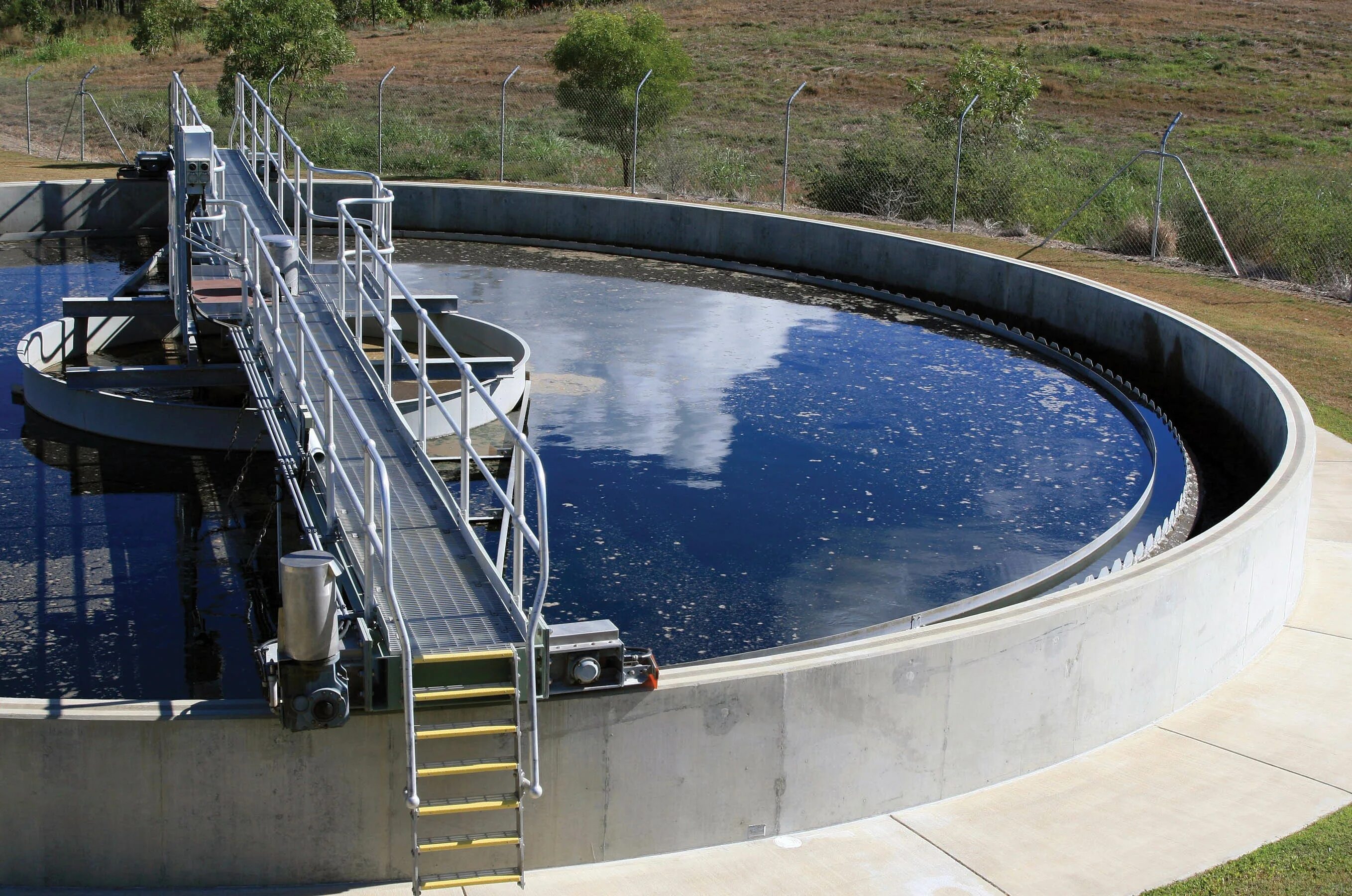 Industrial Wastewater treatment Plant. Очистные сооружения сточных вод. Сооружения для очистки воды. Очистительные сооружения для воды.