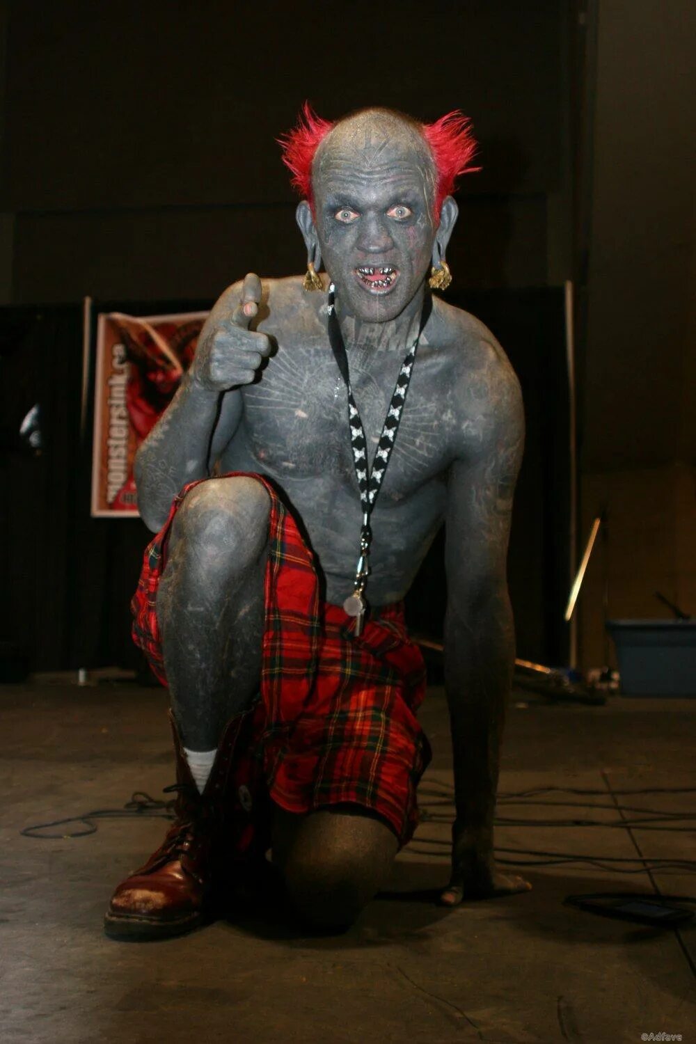 го ер симпсон в. мох на лице. алесс уилсон. странная форма людей. странная форма людей.