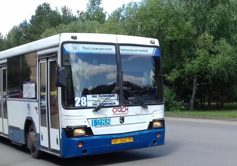 Сайт автобус омск. Автобус Омск. 28 Автобус. ПАЗ 9057 автобусы Омска. Автобусов 988 Омск.