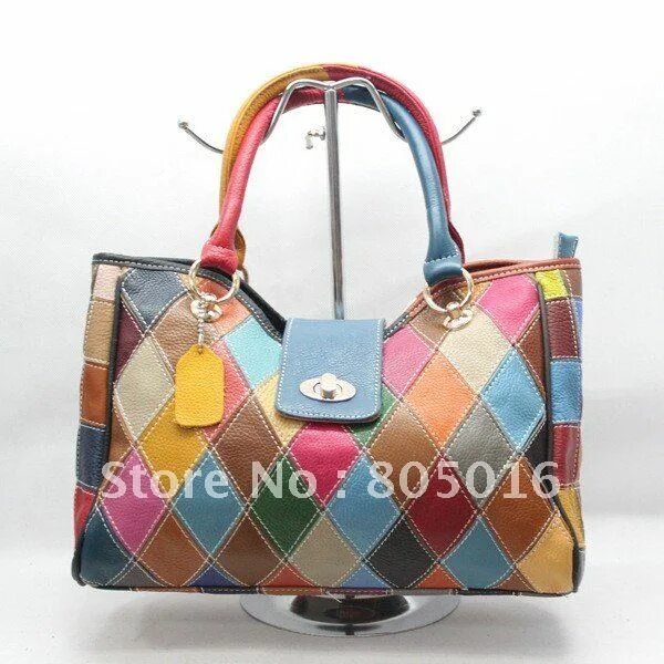 сумка из лоскутков кожи. сумка из лоскутков кожи. сумка из кусочков кожи. сумочка из кусочков кожи. сумка из кожаных лоскутов.