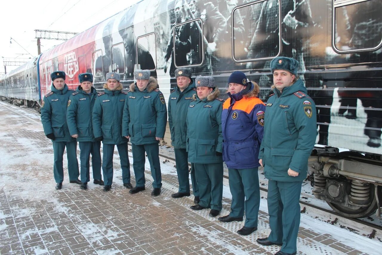 Гу мчс по новгородской области. МЧС Новгородской области. Посещение железнодорожного. Пилоты МЧС Новгородская область. Пресс служба МЧС Новгородская область.