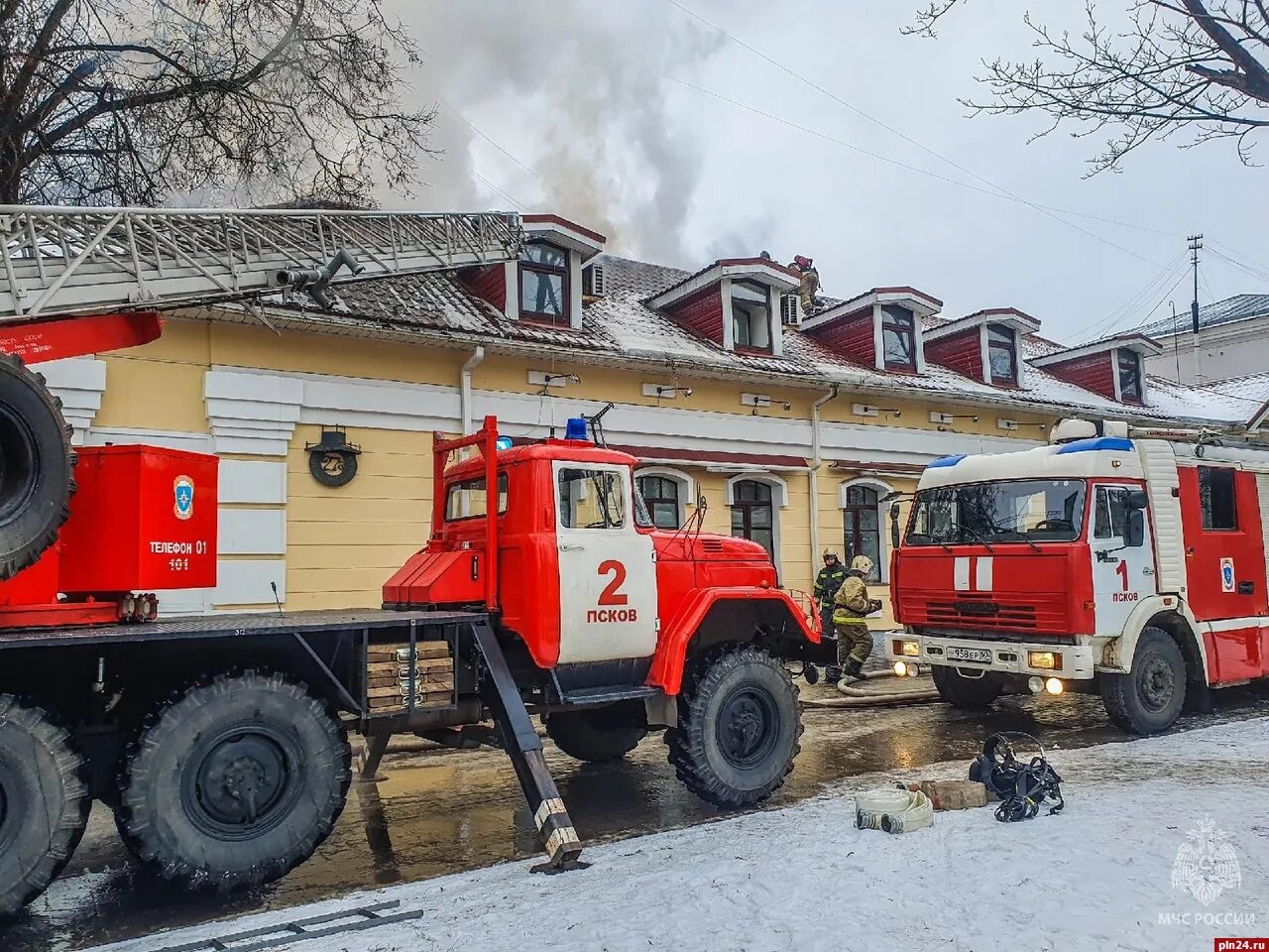 Повреждено пожаром