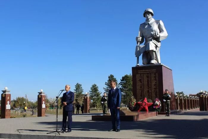 Рп5 край кущевская. Краснодарский край станица Кущевская. Кущевский район фото. Герои Кущевского района. Станица Кущевская парк в Степнянском?.