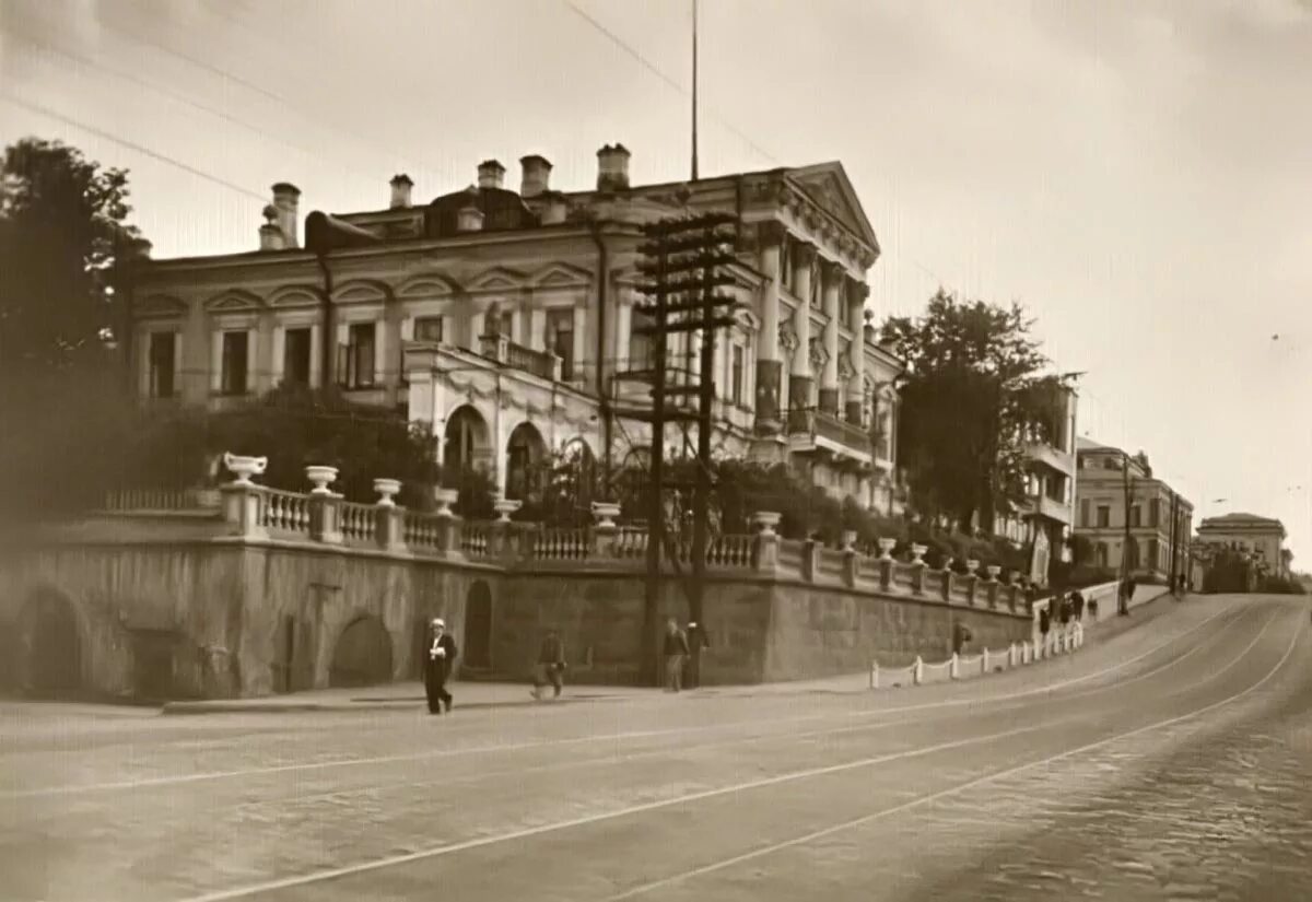 Старинное пермское. Пермь улица Орджоникидзе. Старая Пермь. Старые улицы Перми. Старинные улицы Перми.