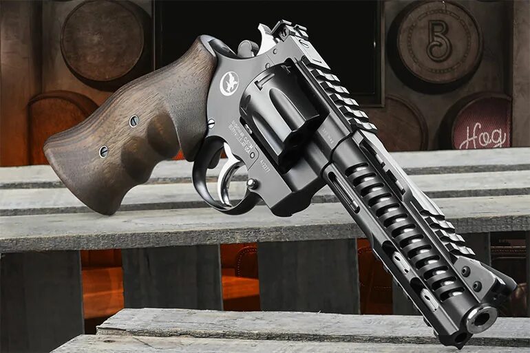 Smith wesson 327 trr8. Новинки револьверов. New nambu 60. Револьвер чартер армз. Smith wesson 327 trr8.