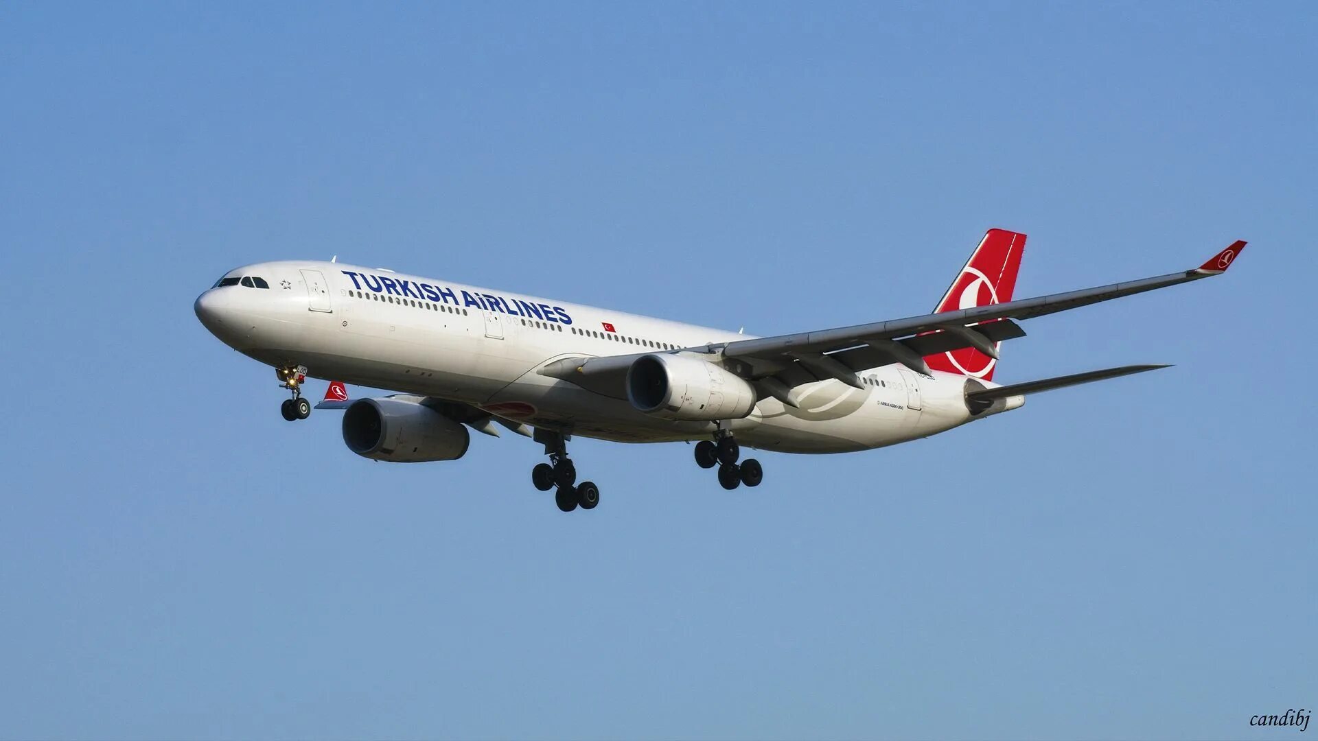 Маршрут самолета ставрополь москва на карте. Суперджет 100 самолет. Авиа успех. Самолет петербург анталья. Авиакомпания корендон турция.