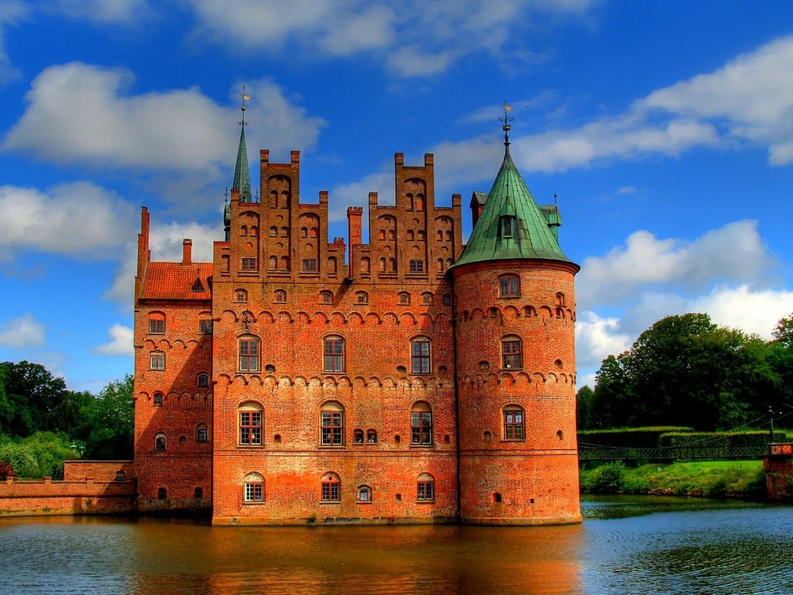 Замки Дании. Средневековые замки Дании. Старинный замок.