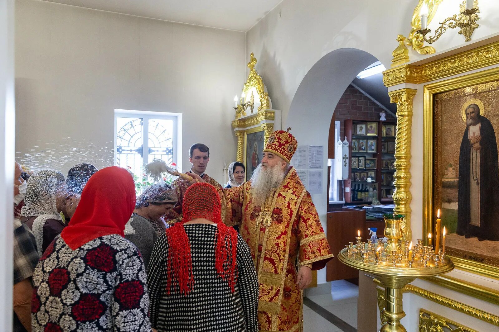 Храм сретения господня рязань. Храм сретения господня ульяновск. Храм сретения господня омск. Сретенский храм рязань. Украшение храма на сретение господне фото пенза.