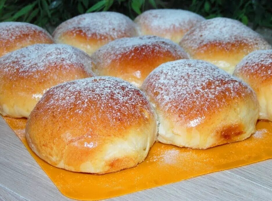 Сладкие булочки на молоке в духовке. Пышные сдобные булочки. сдобные дрожжевые булочки. вкусные воздушные булочки. сдобные булочки на молоке.