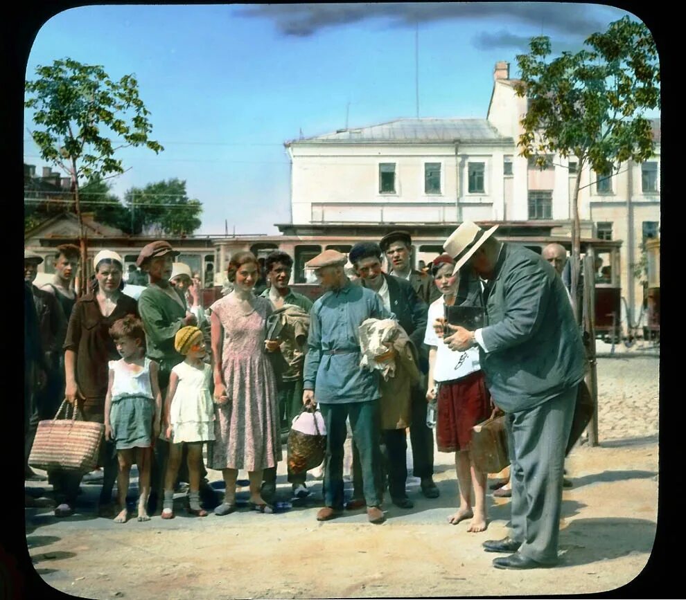 Москва СССР 1930. Россия в 1930-е. Русаковская улица 1931 год Москва. 1930 Год Москва люди. Улицы москвы 1930 годов