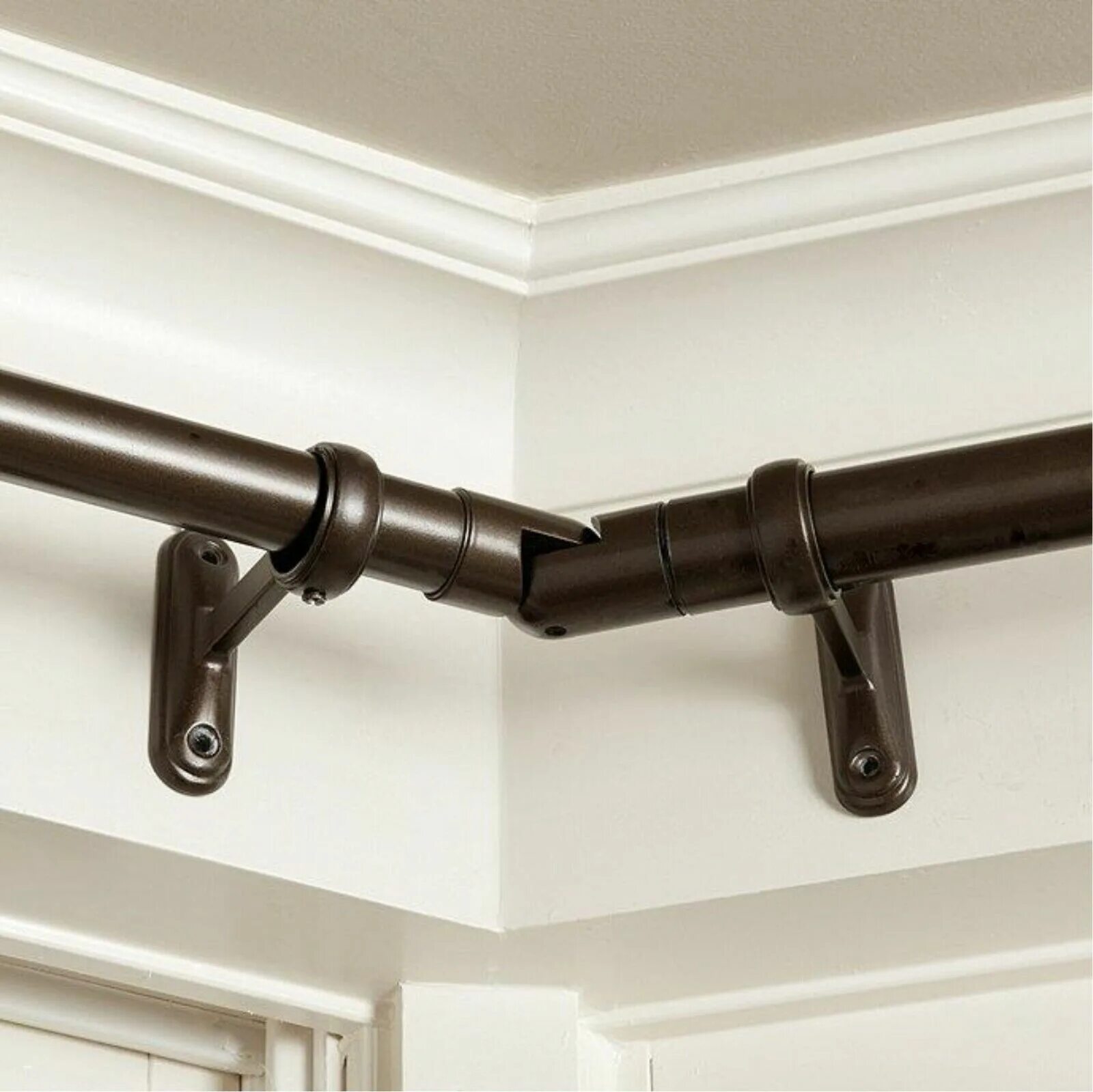 Какой повесить карниз. Карнизы decorative Curtain Rod. Эркерный карниз Legrand 135 град. Карниз Симпл эркер. Эркерный карниз Леруа.