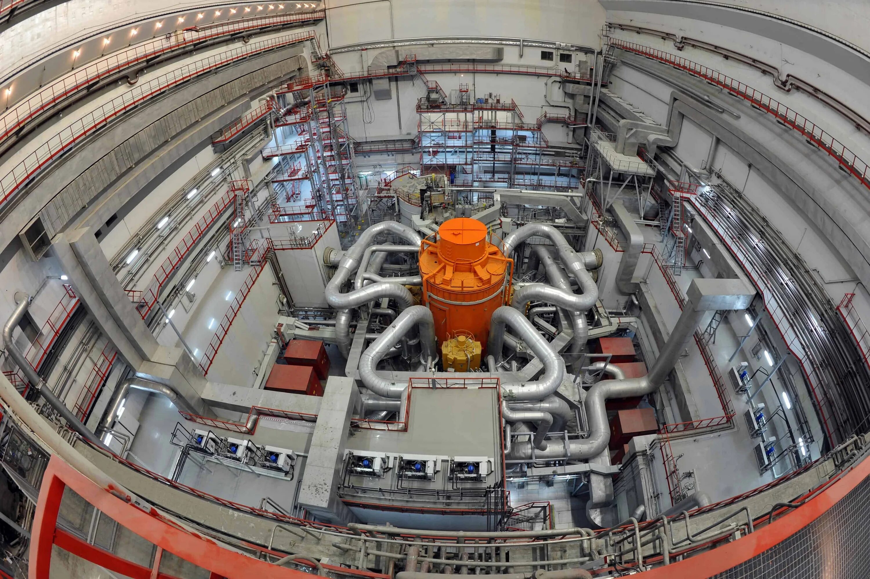 Реакторные установки аэс. БН-800. Белоярская АЭС энергоблок БН-800. БН-800 реактор. БН 800 реакторный зал.
