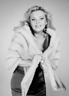 Marina Juravleva yalangoch fotosurat