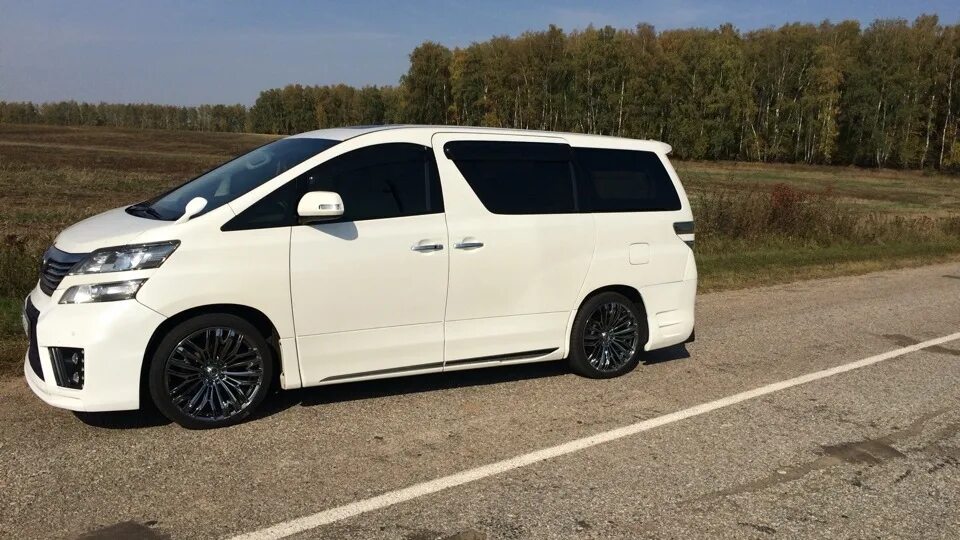 Чем отличается альфард от тойота веллфайр. Toyota Vellfire 2008. Тойота Веллфайр 2008. Toyota Vellfire 2009. Toyota Vellfire 2012 белый.