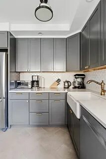Кухни серые с золотом
