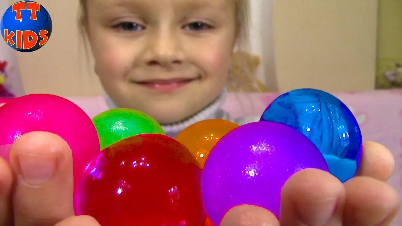 Гигантский шарик ОРБИЗ. Игры с ОРБИЗ для детей. Ребенок на роликах и шариком. Шарики видео для детей.