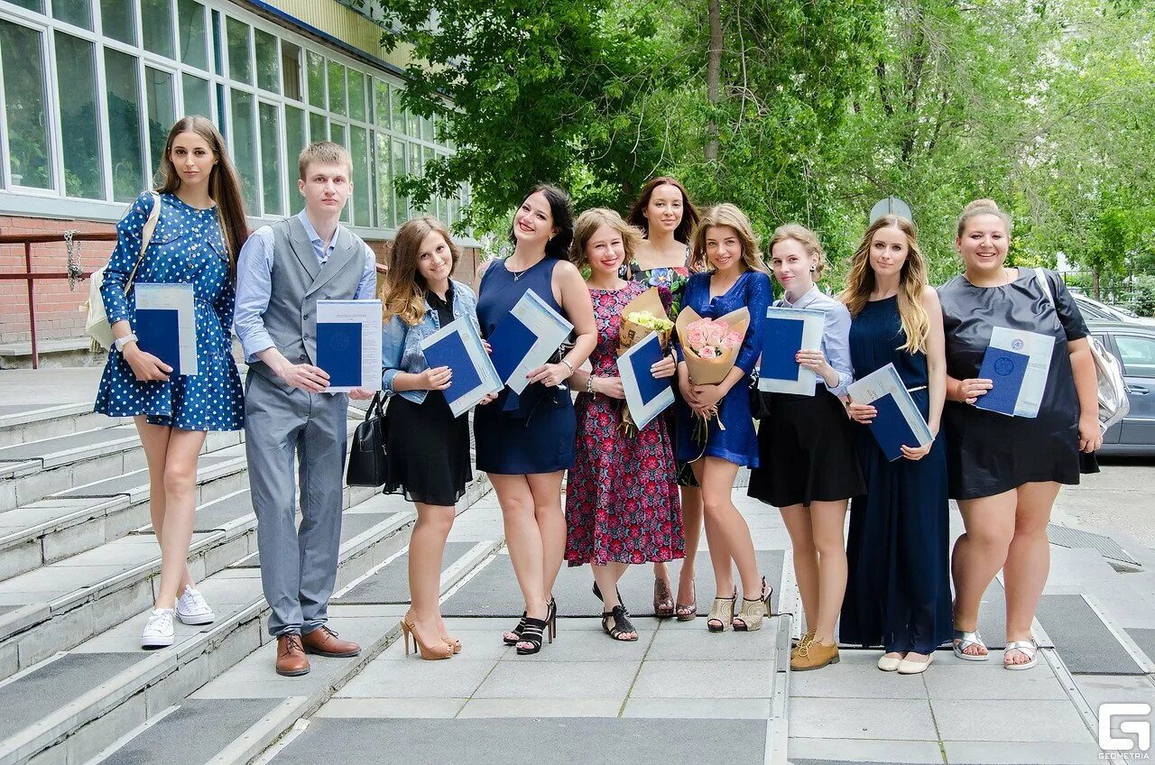 Образ на вручение диплома. Вручение одежды. Платье на вручение диплома в вузе. Выпускной НГТУ.
