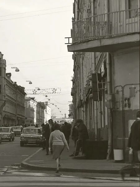 Пивная Ладья в Столешниковом переулке. Яма в Столешниковом переулке. Пивная яма в Столешниковом переулке. Бар Ладья в Столешниковом переулке. Бар ладья