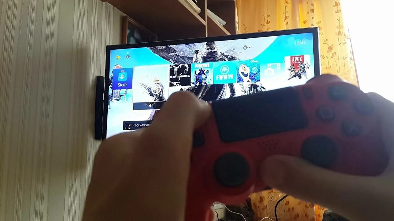 Как подключить два джойстика. Подключить второй геймпад к ps4. подключить джойстик пс4 к телефону. подключить беспроводной джойстик к playstation 2. 2 джойстика которые подключаются к телевизору.