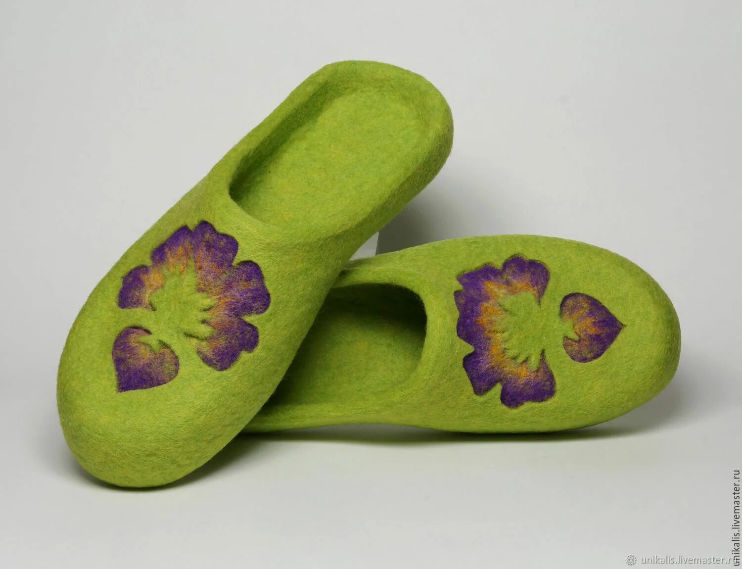 Валяные тапочки с прорезным декором. Тапочки уфа. Тапочки уфа. Тапочки уфа. Валяные черные тапочки.