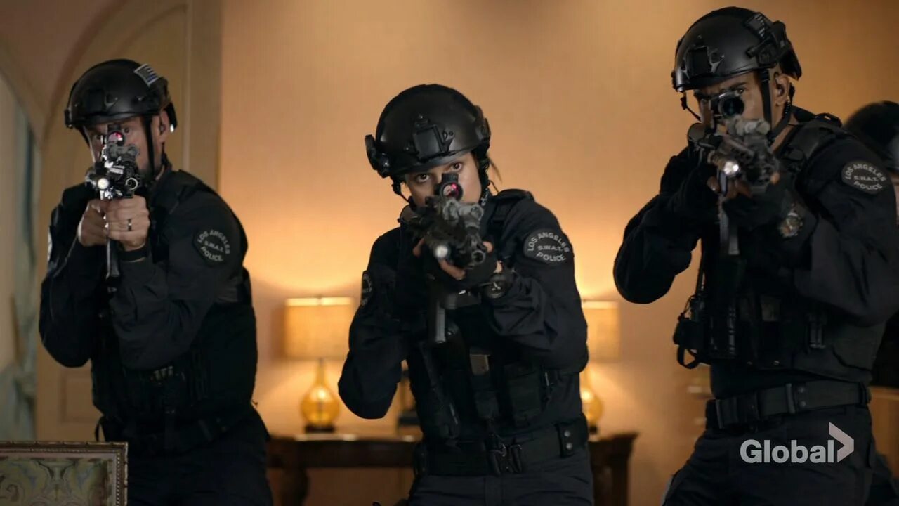 Swat playing with fighter pilot. Эрика swat 2017. специальный отряд сериал. сериал отряд 911. сват черная бетти.