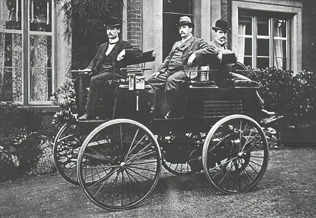 1 электрический автомобиль. Первый электромобиль Робертса Дэвидсона 1837. Первый электромобиль Томаса Паркера.