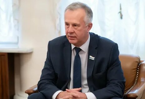 Представителем назначен